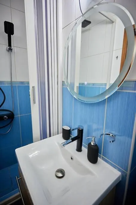 Queen Apartment Athenee Bucharest 0*,